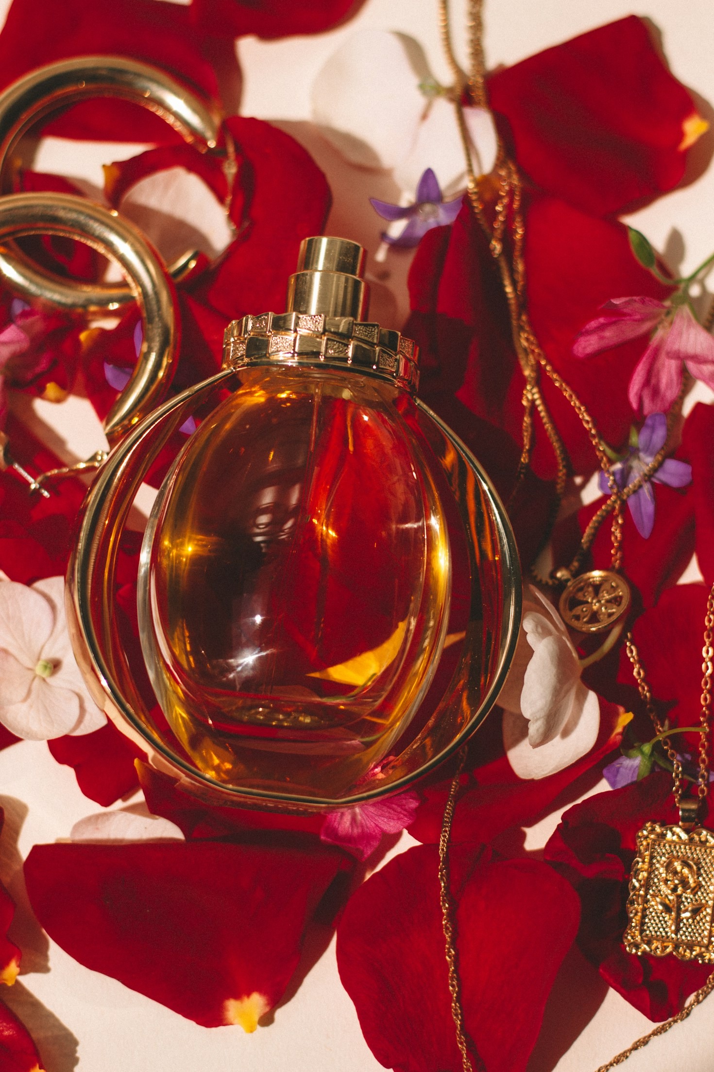 Why Arabic Perfume Oils Are Gaining Popularity